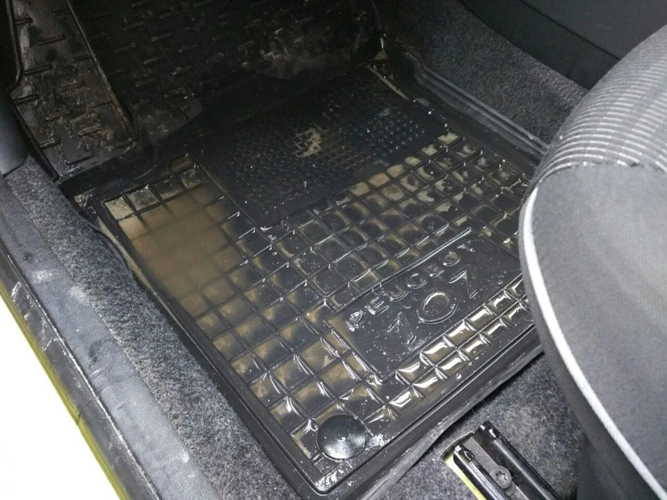 гумові килимки AutoGum через 3 міс