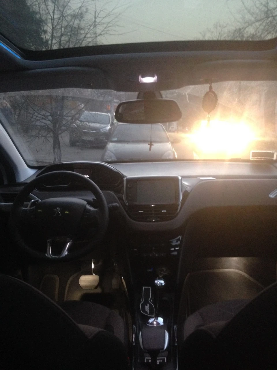 Продовжуємо тему LED (бардачок, ноги, задній хід)