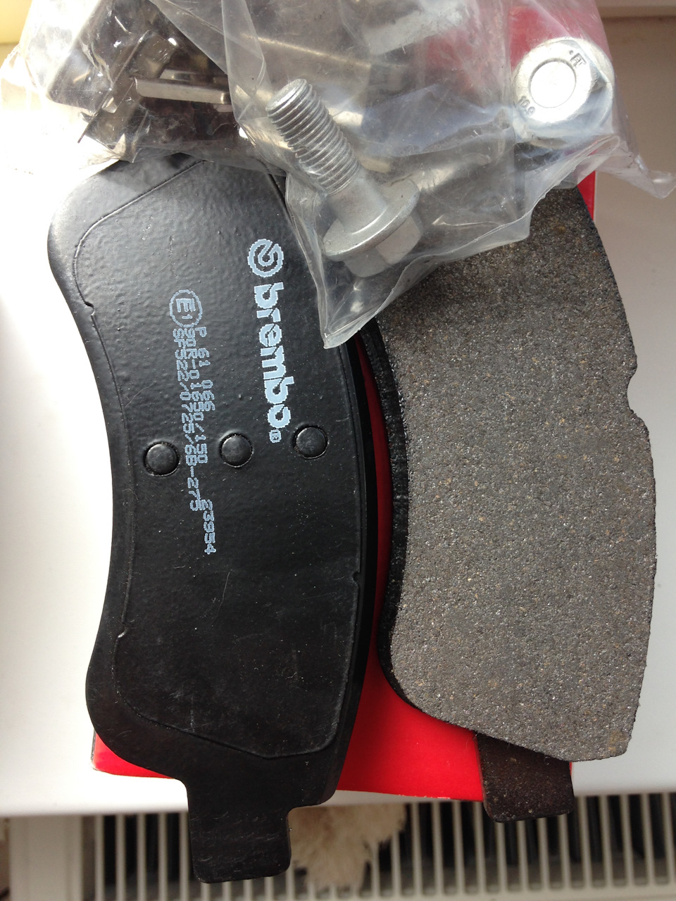 Заміна передніх гальмівних колодок на Brembo P 61066 2