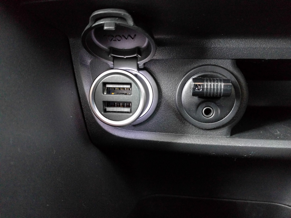Автомобільне зарядне Xiaomi Mi Charger 2