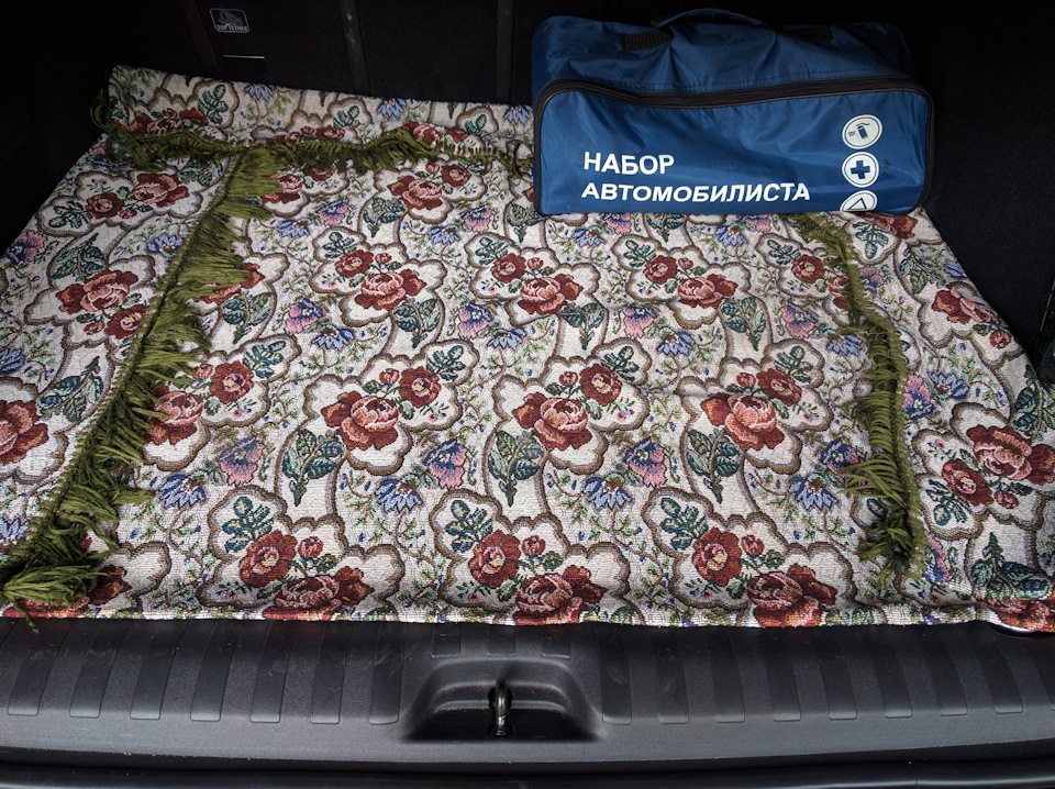 Оригінальний килимок у багажник 2