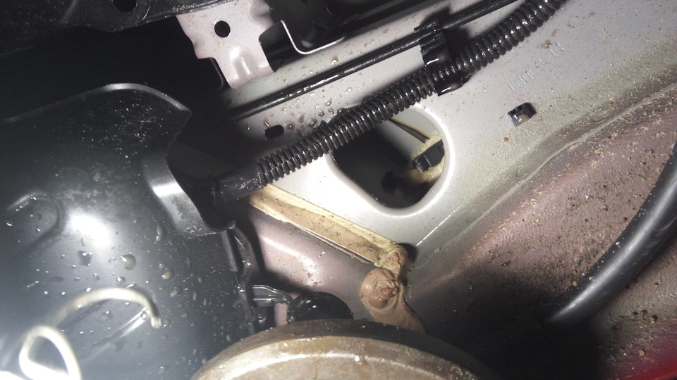 Антикорозійна обробка днища (антикор/мовіль). А чи потрібно? 1