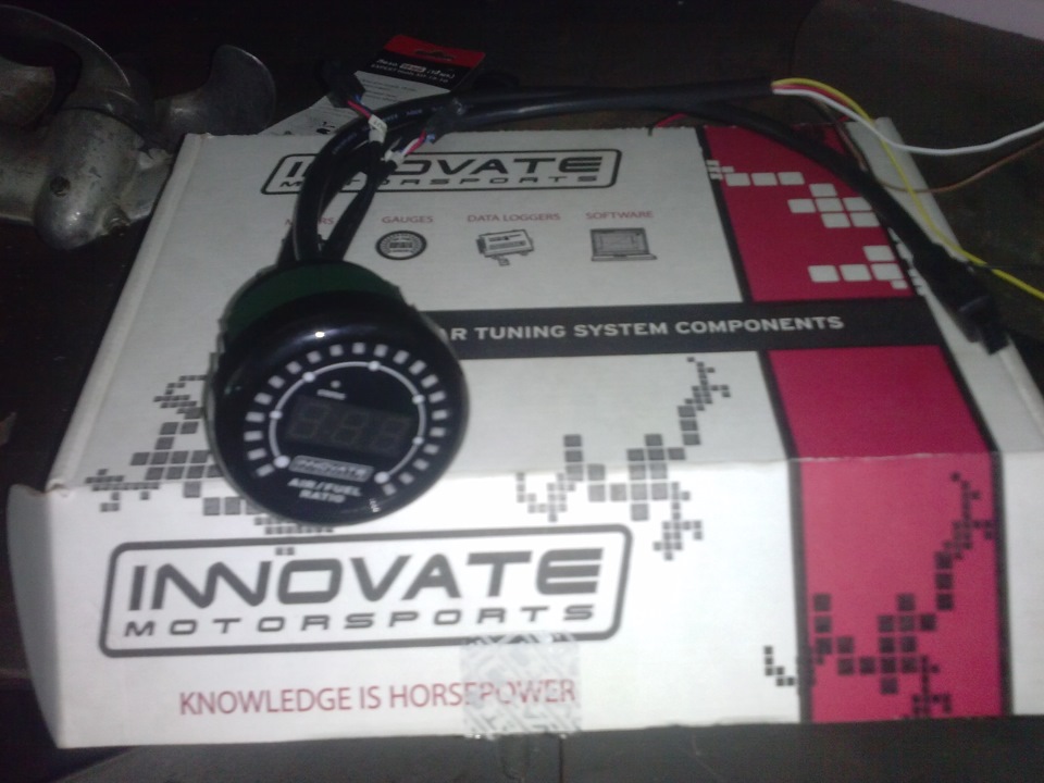 Пару правильних девайсів Innovate Motorsports Air/Fuel & Depo Racing Fuel Pressure 1