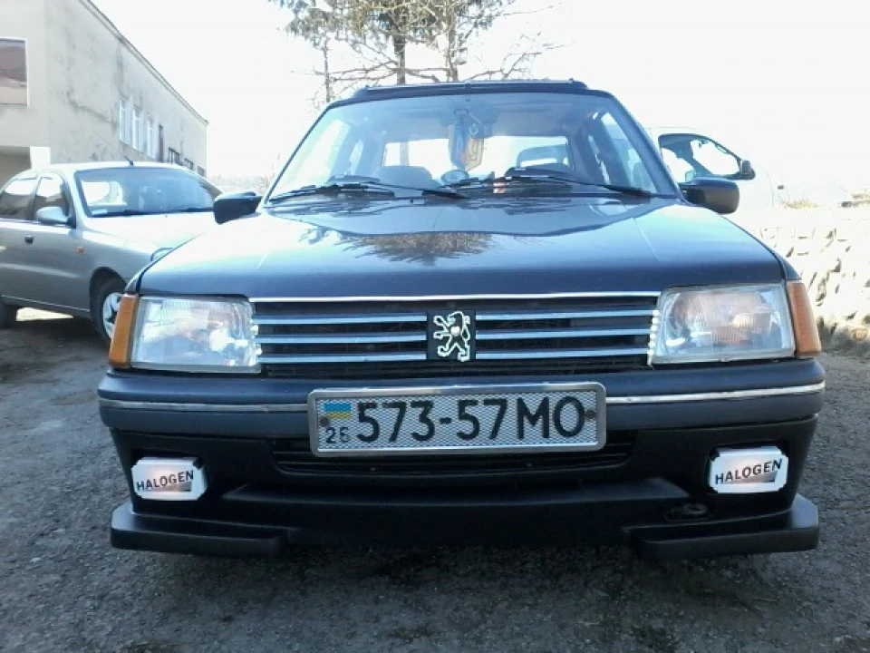 Передній бампер