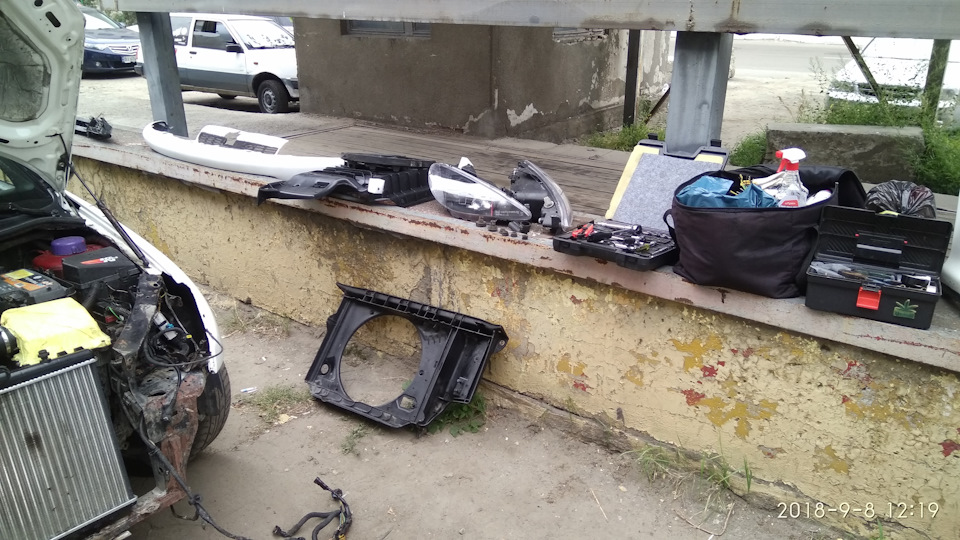 Заміна передньої панелі 4