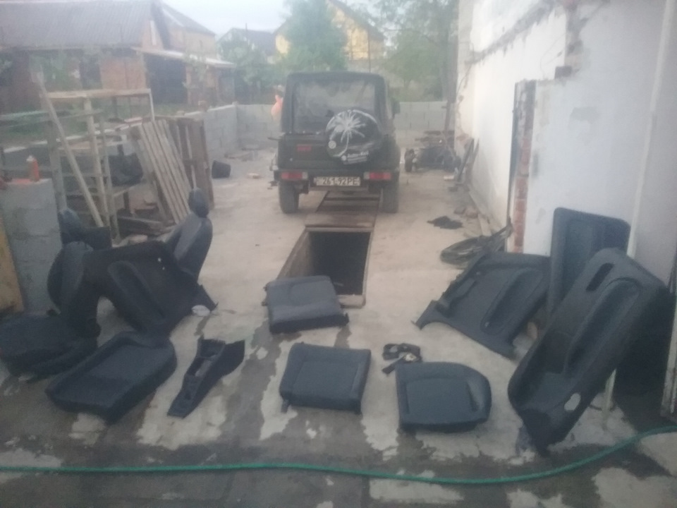 Шумоізоляція та миття внутрішності салону керхером 2