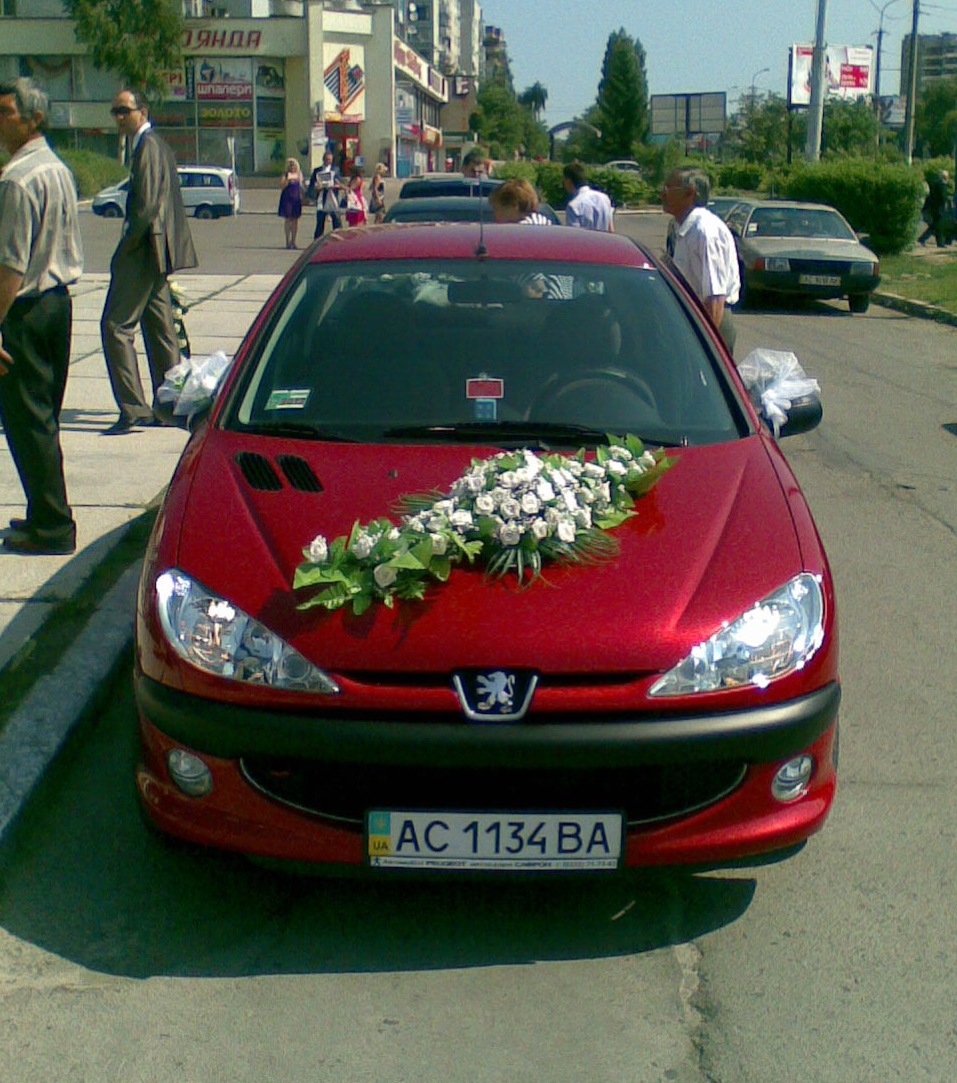 Хто сказав, що Peugeot 206 не весільний автомобіль? 1