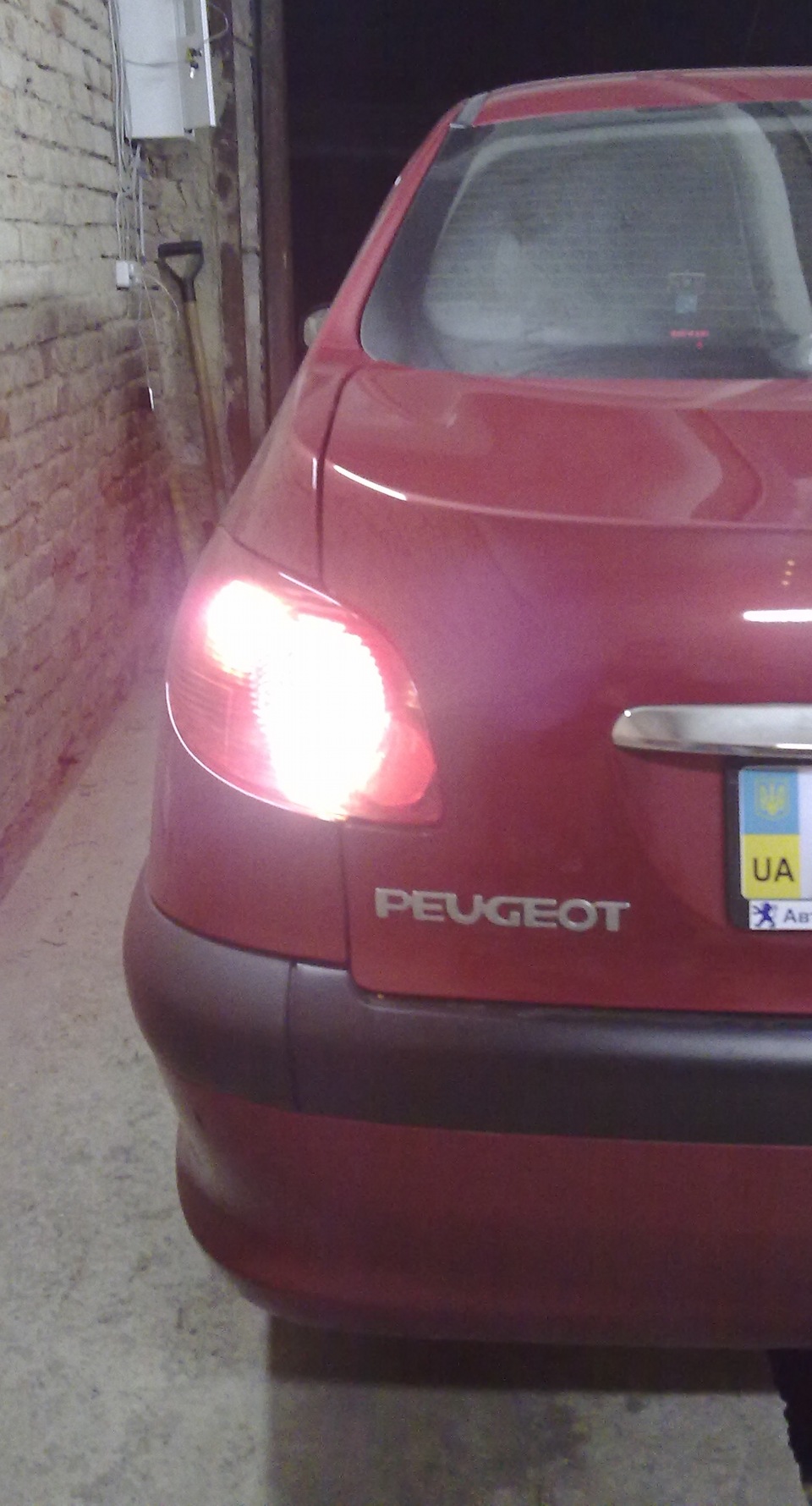 Задняя оптика Sonar от хетчбека на Peugeot 206 sedan 5
