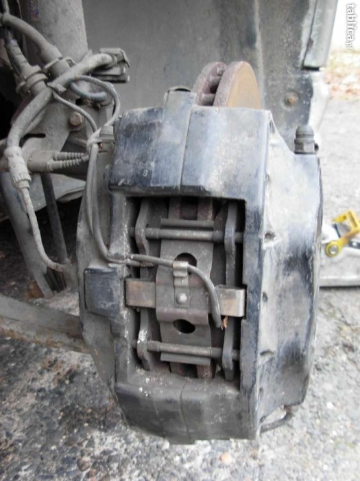 Затарив гальма, перед: Brembo 406 coupe 3.0, зад: Peugeot 206 RC 1