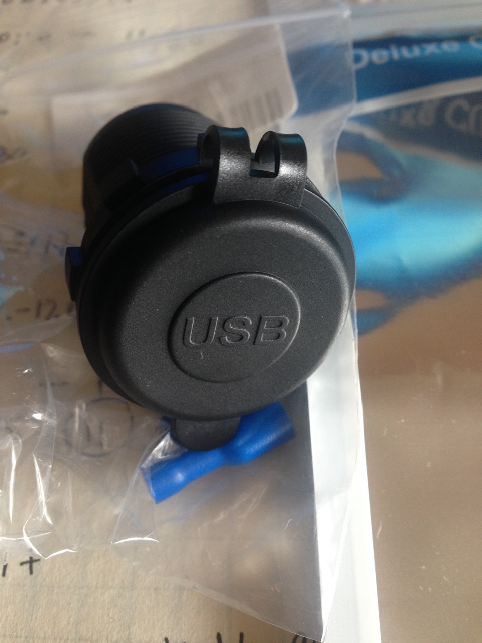 *** Розетка x2 USB*** Задумався про підрульовий перемикач... 1