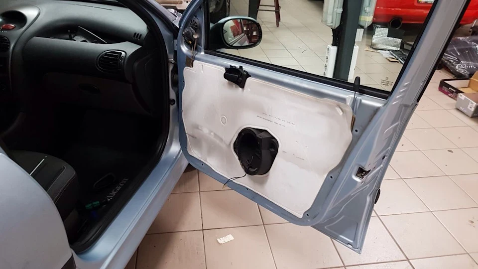 Шумоізоляція, роботи з автозвуку ч.1