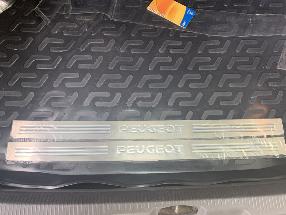 Комплект накладок порогів нержавіюча сталь Peugeot 962370 2