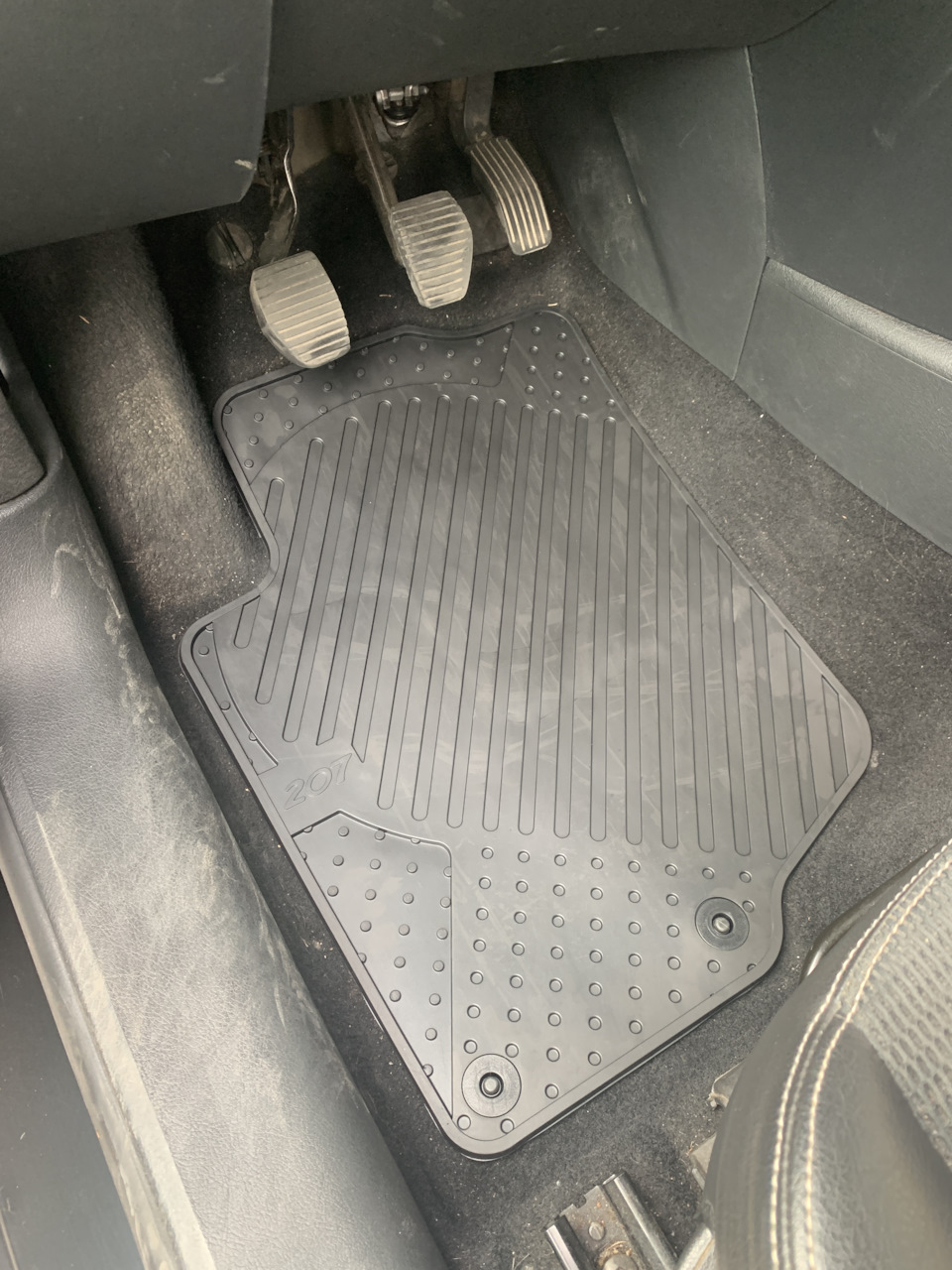Передні килимки Peugeot 9663G4 2