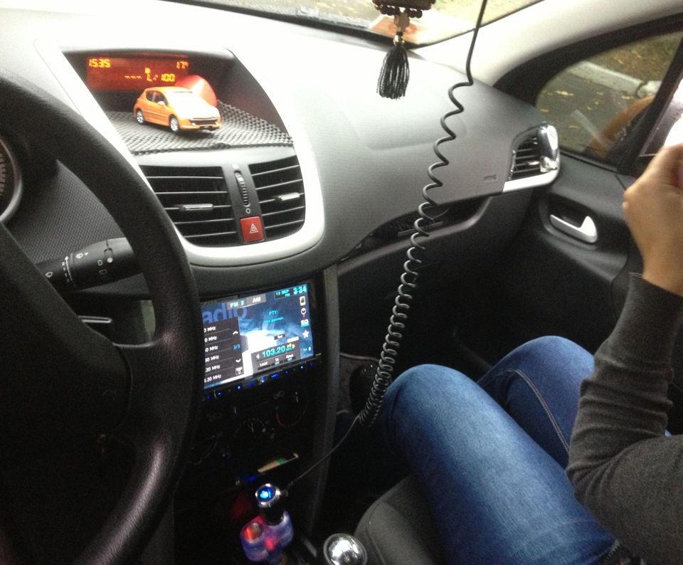 Pioneer AVH-H 8550 ВТ 2-дина 4