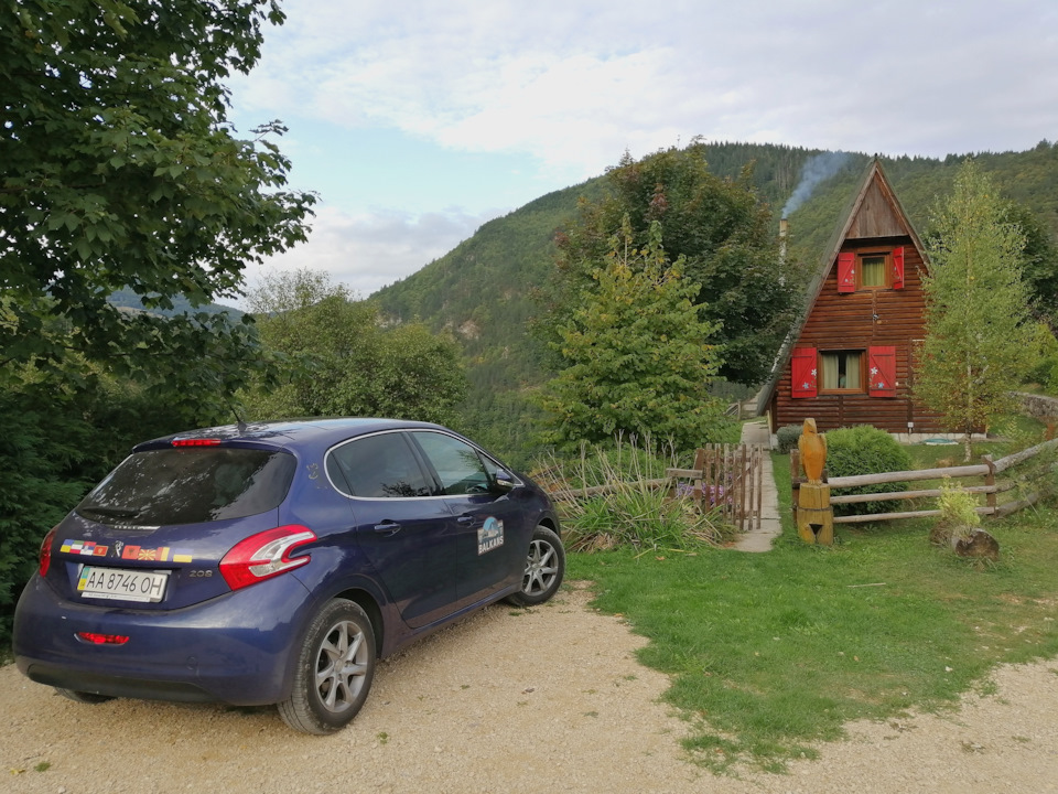 200000 і 6,5 року з Peugeot 208 HDI 3