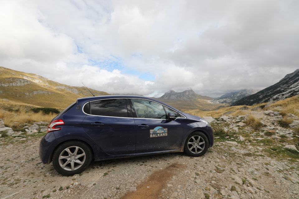 200000 і 6,5 року з Peugeot 208 HDI 5