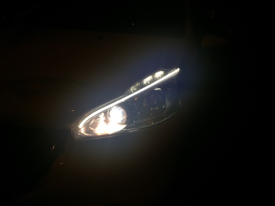 Ближнє світло Osram Cool Blue Intense 1