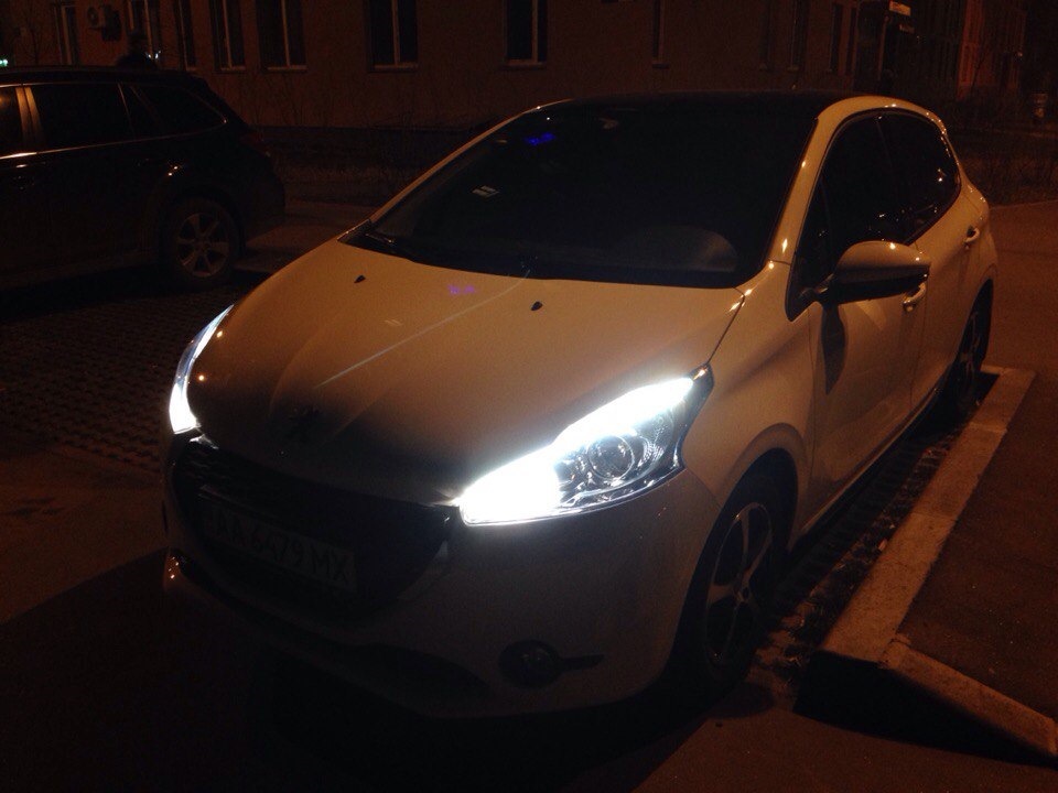 Ближнє світло Philips White Vision 2