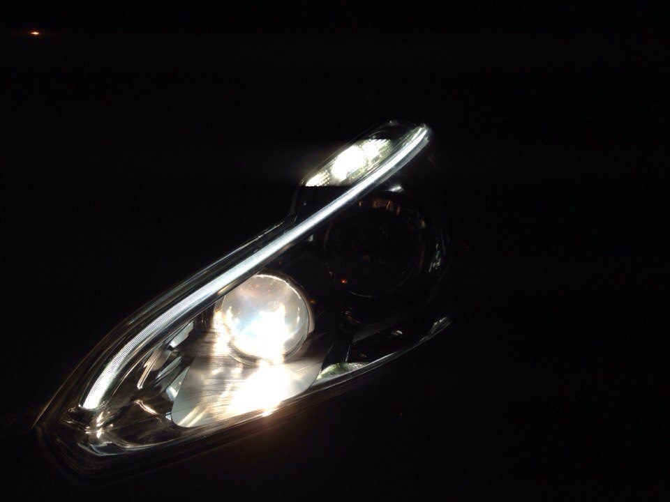 Ближнє світло Philips White Vision 1