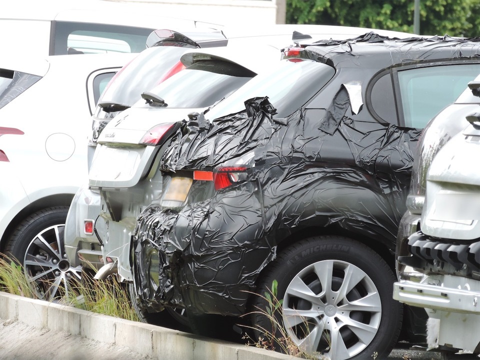 Peugeot 208 рестайлінг у 2015 ! :( 1
