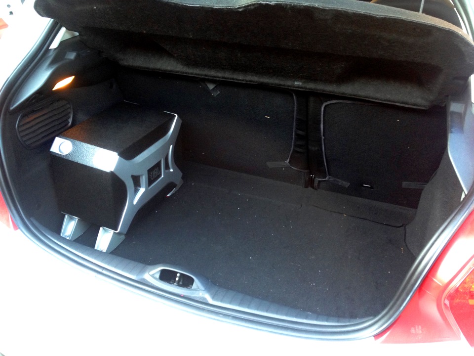Поставив сабвуфер JBL Bass Pro 2 2