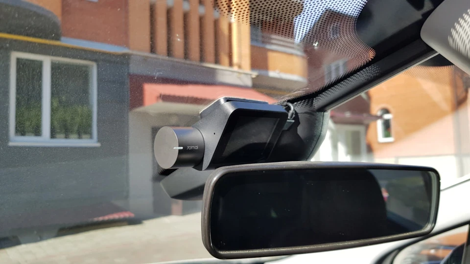 Відеореєстратор Xiaomi в Peugeot 3008