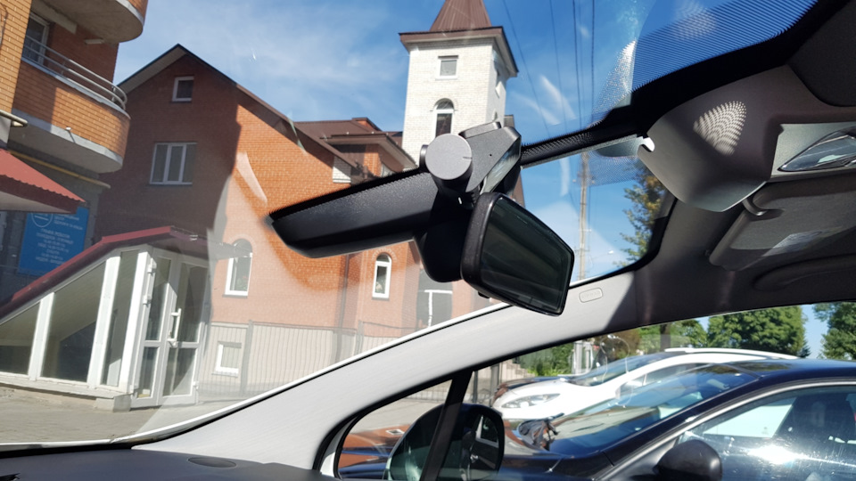Відеореєстратор Xiaomi в Peugeot 3008 4