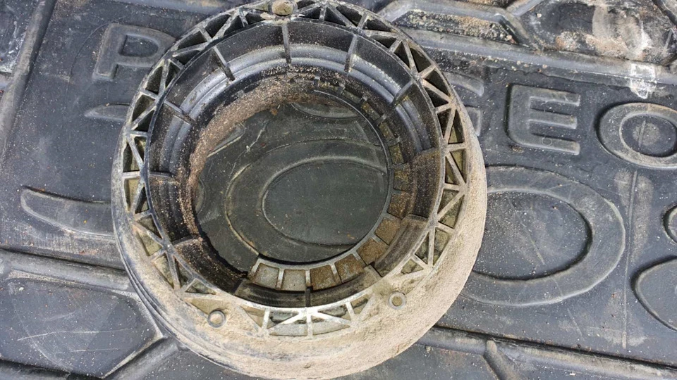 Заміна передніх важелів та завзятої чашки опори.