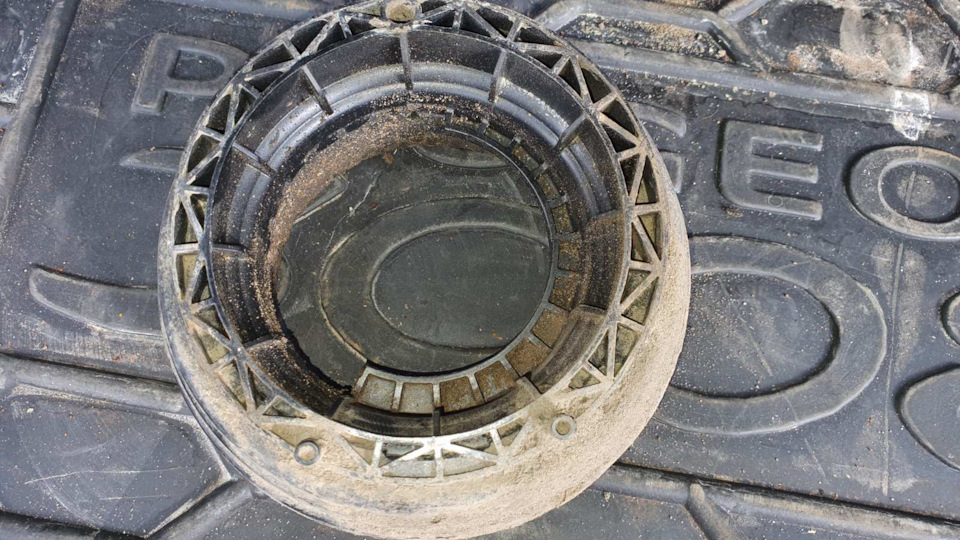 Заміна передніх важелів та завзятої чашки опори. 1