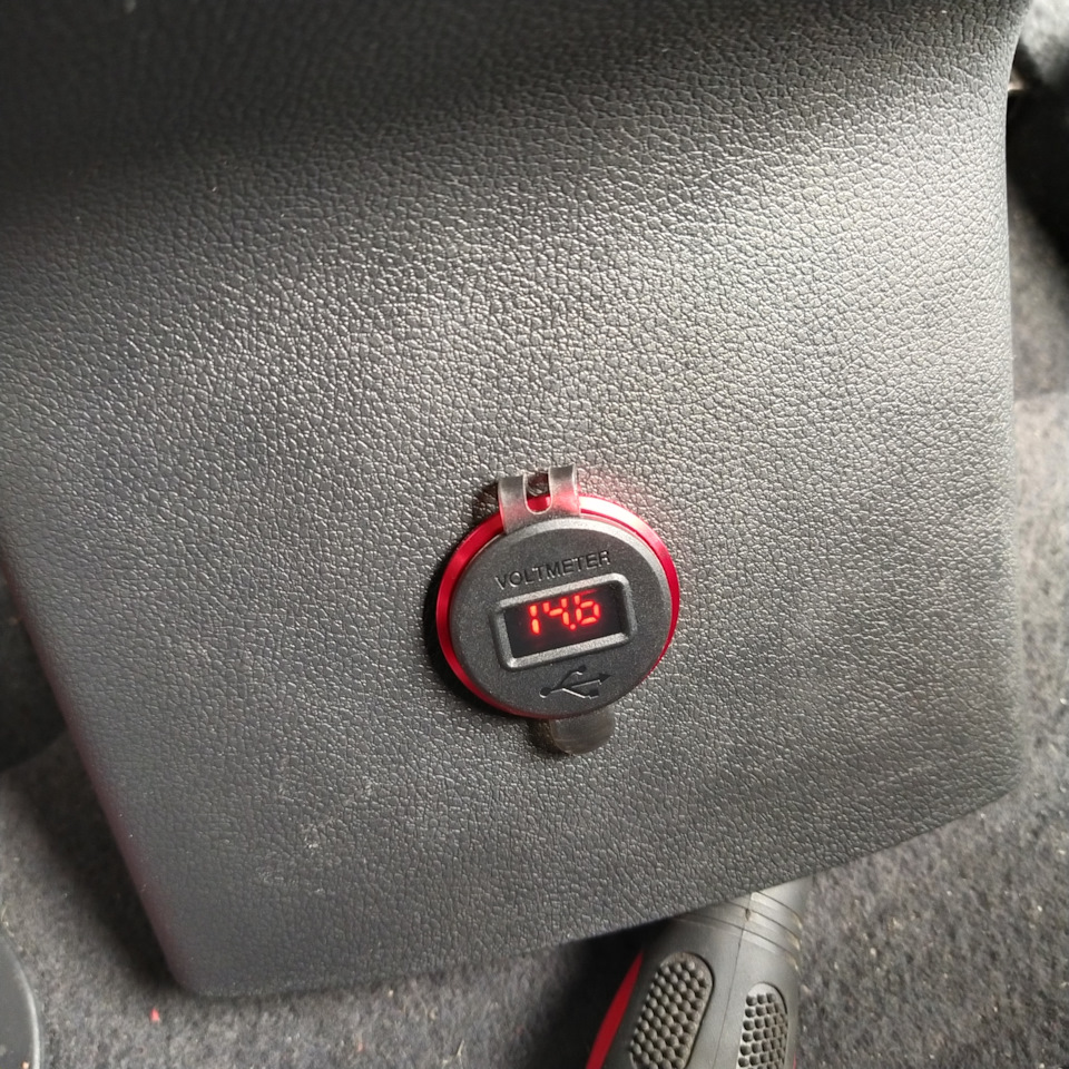 Usb зарядки замість заднього прикурювача 2