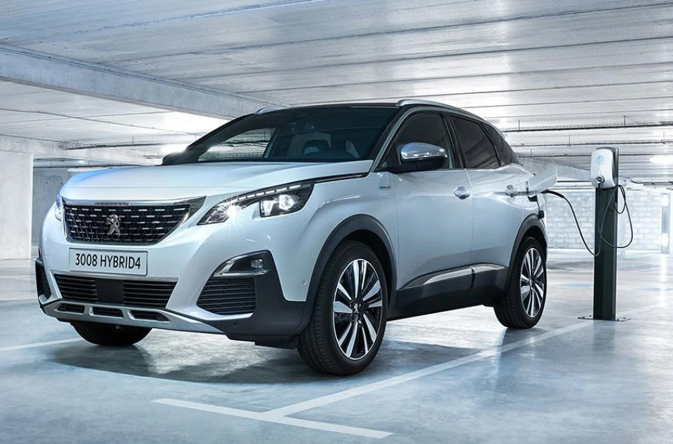 Peugeot 3008 перетворили на потужний гібрид