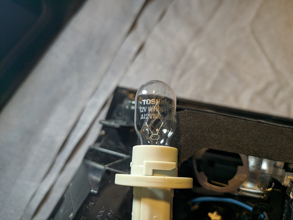 📌 Заміна ламп заднього ходу на LED. 4