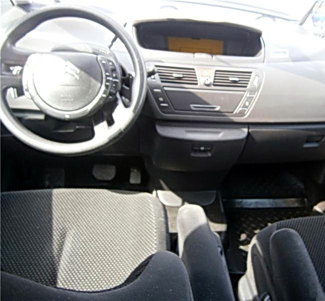 Peugeot 3008 VS Citroen C4 Picasso ч.1 2