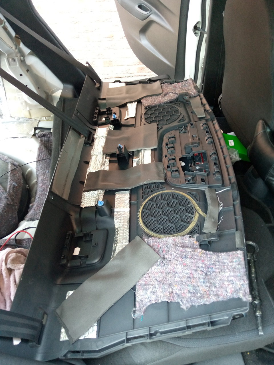 Повторний шум задньої частини авто 4