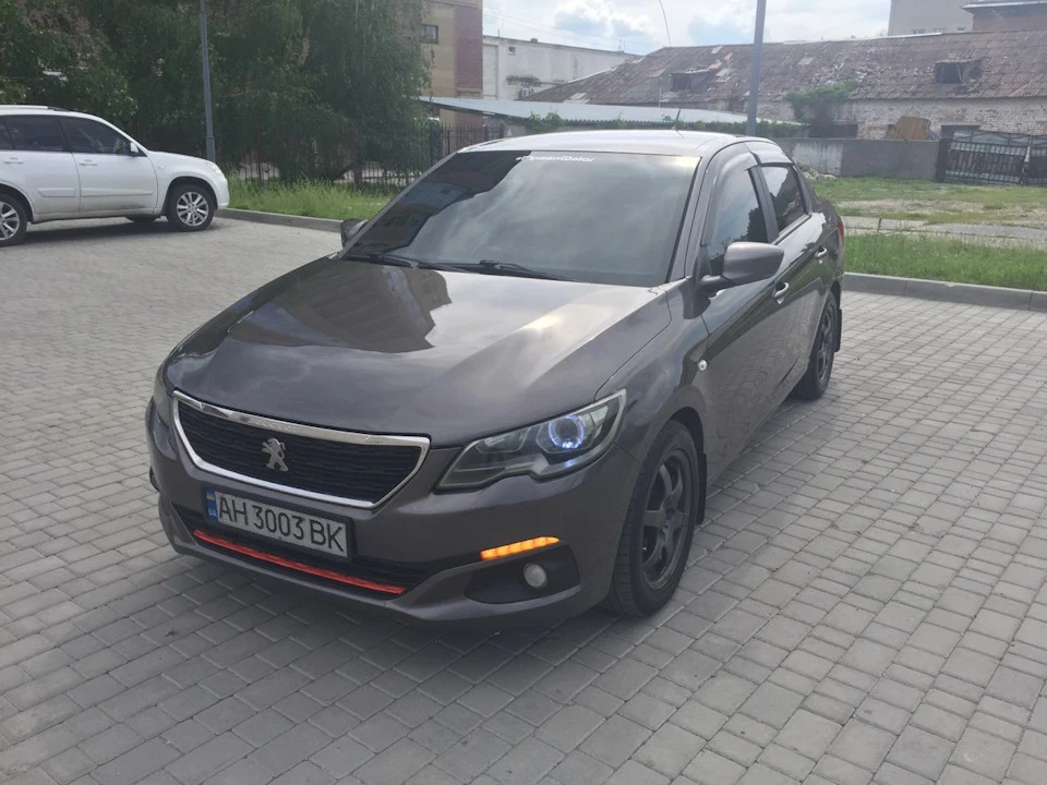 Про все небагато.