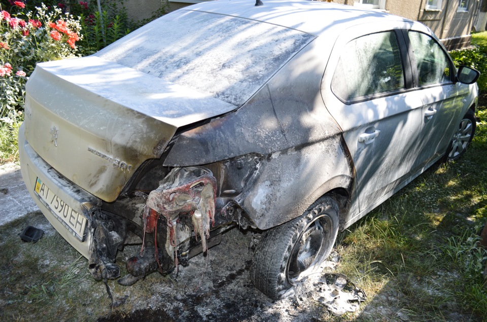 Фото авто після пожежі 3