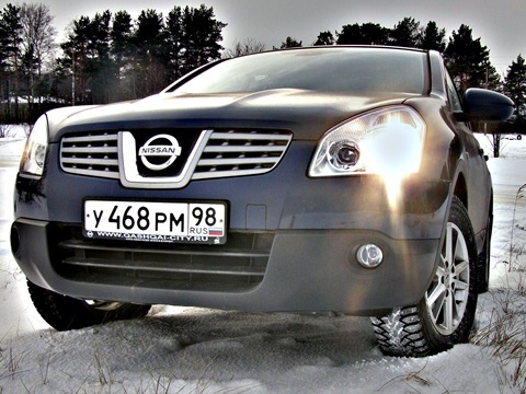 Nissan Qashqai vs Peugeot: хто в кого вкрав рамку переднього значка? 1