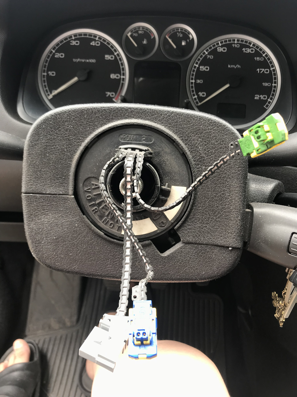 Ремонт перемикача поворотів DAV 🚘 Peugeot 307 2001 року 1