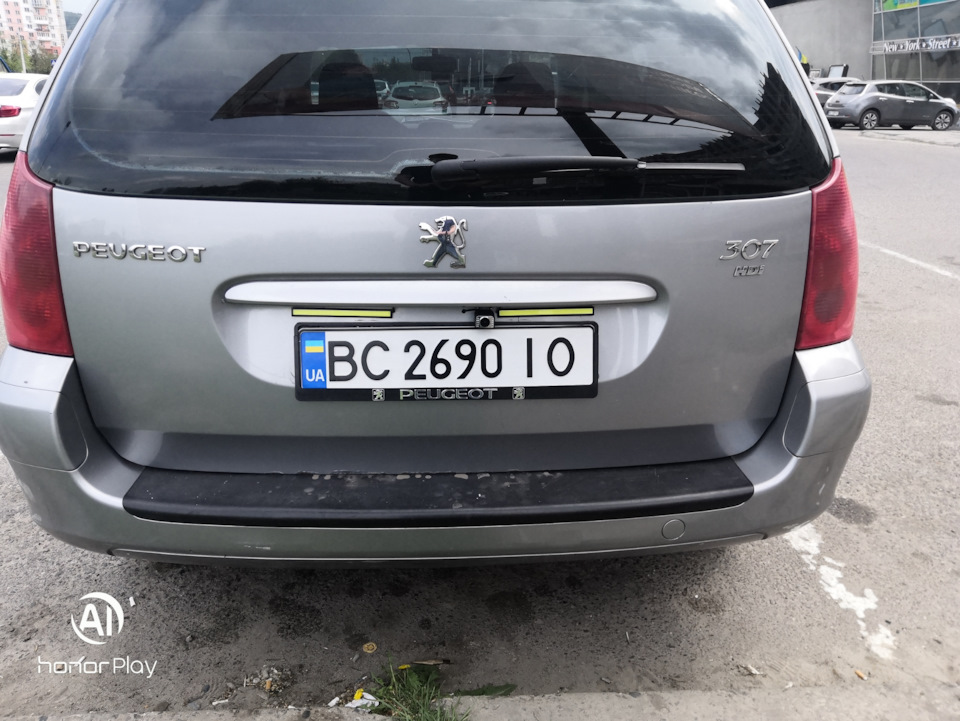 Допрацювання освітлення заднього ходу Пежо 307 1