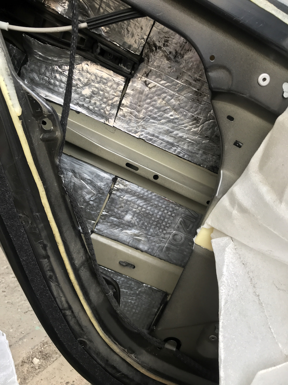 Шумімо задні двері 🚪 1