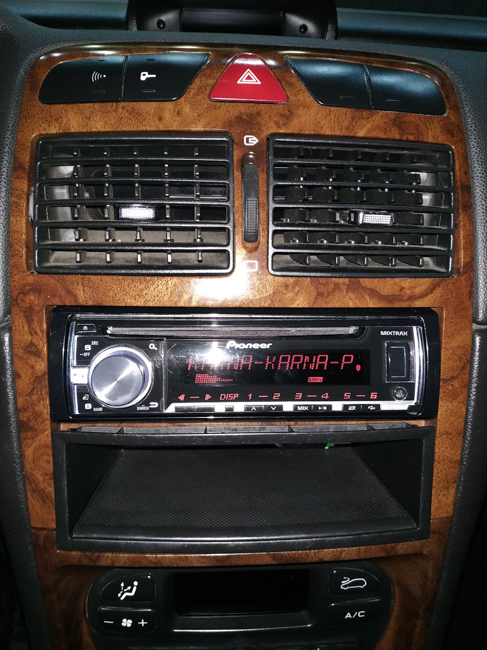 Установка не штатної магнітоли Pioneer 1