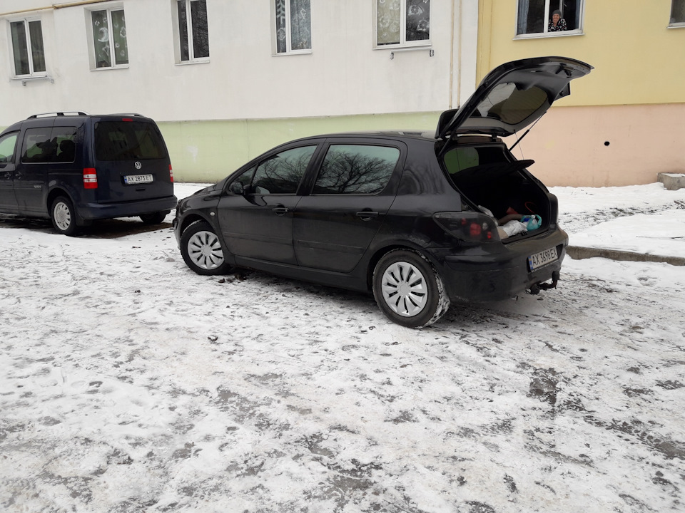 08.02.2018 Заміна глушника, батарейок у пульт ключів та купівля ковпаків. 1