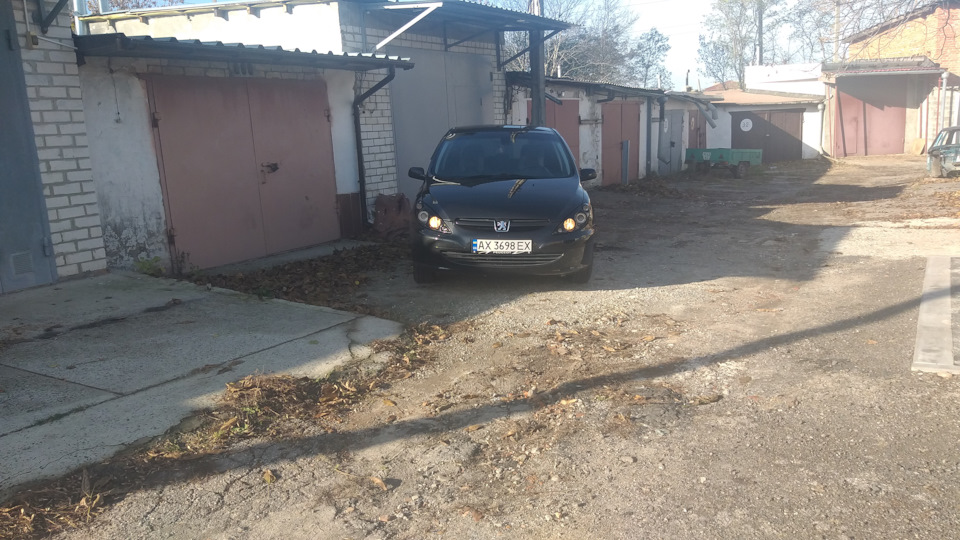 ДХО далекий у повнапалу Пежо 307 (дорест) 1