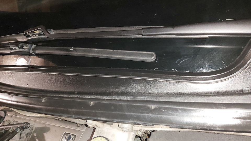 Новий ущільнювач на жабо Пежо 307. 4