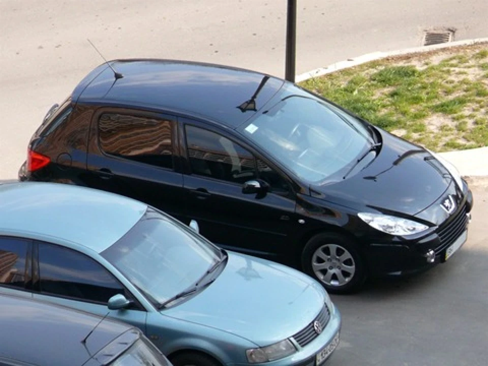 Притонували