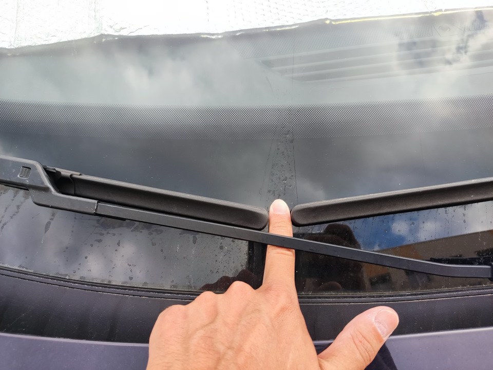 Щітки склоочисника Heyner Hybrid та антидощ Turtle Wax Clearvue 3