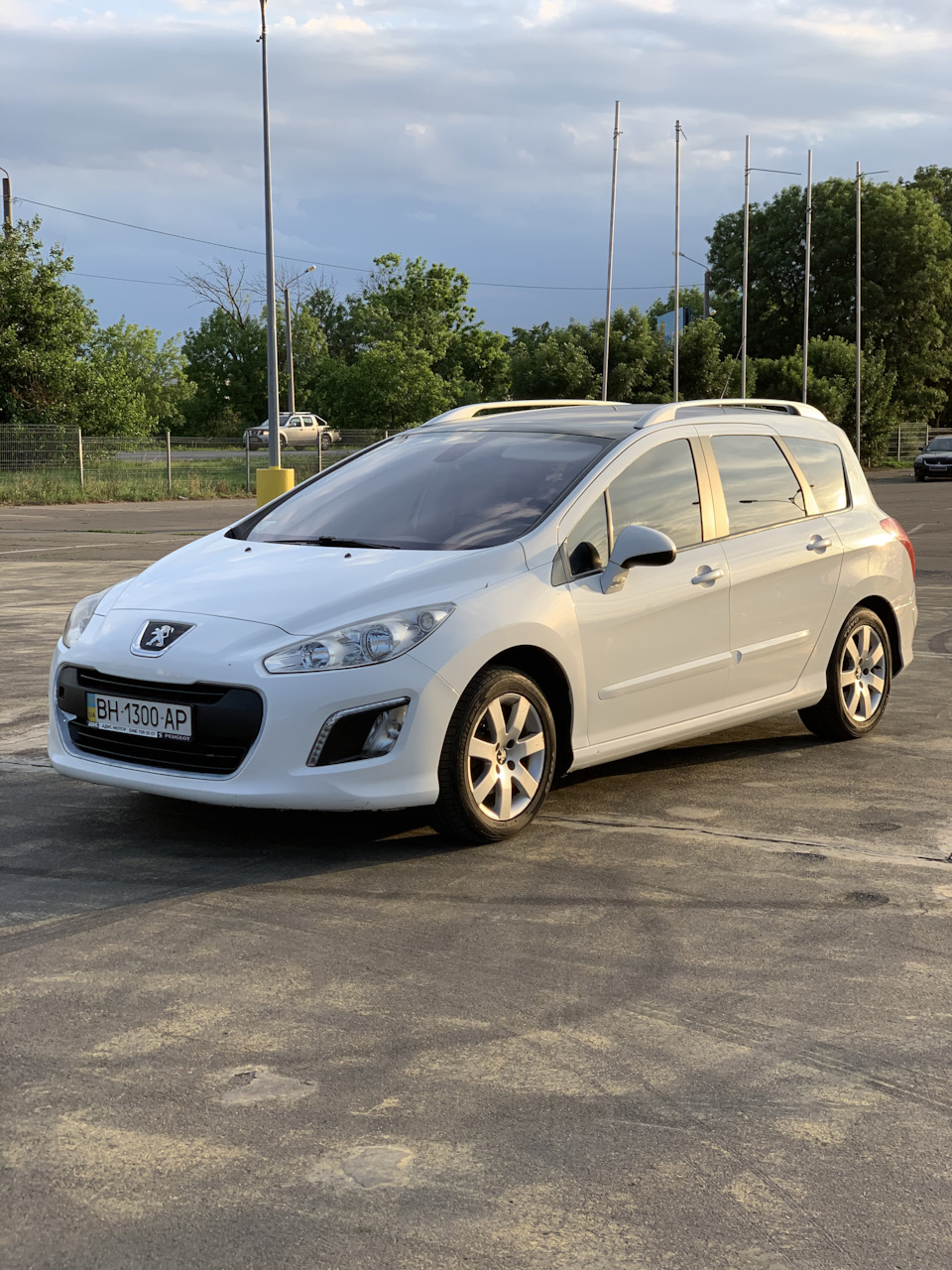 Ну ось і весь пиж виставлений на продаж 😀 1