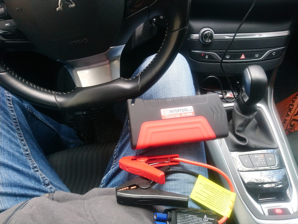 Пускозарядний пристрій Intertool 4