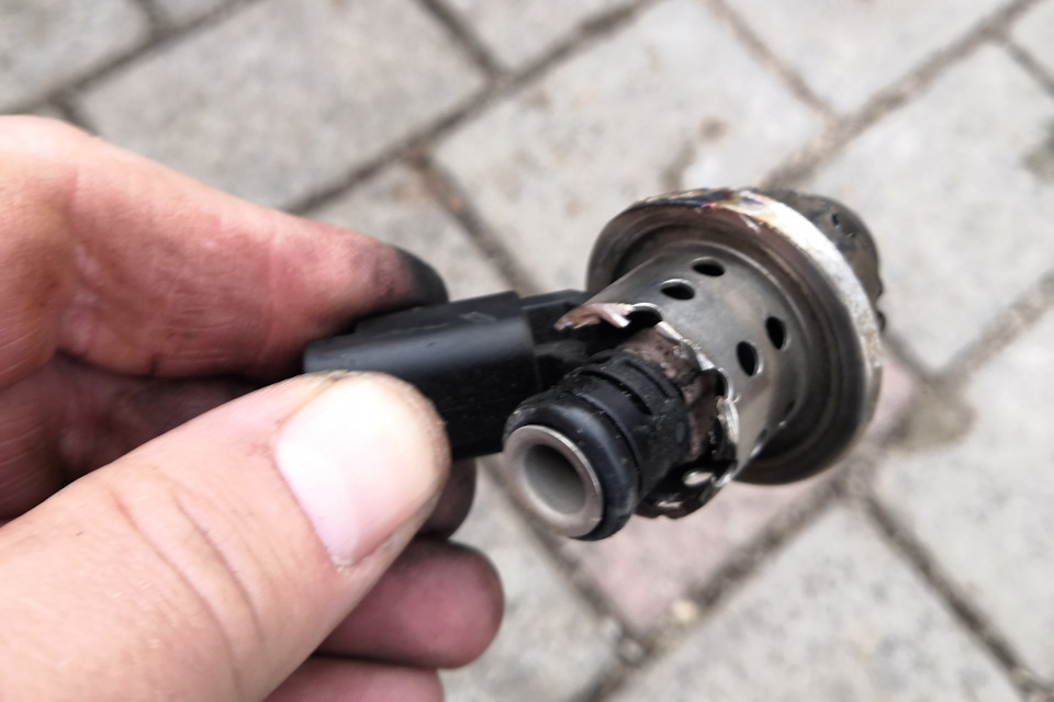 Що всередині форсунки AdBlue 9802763880 4