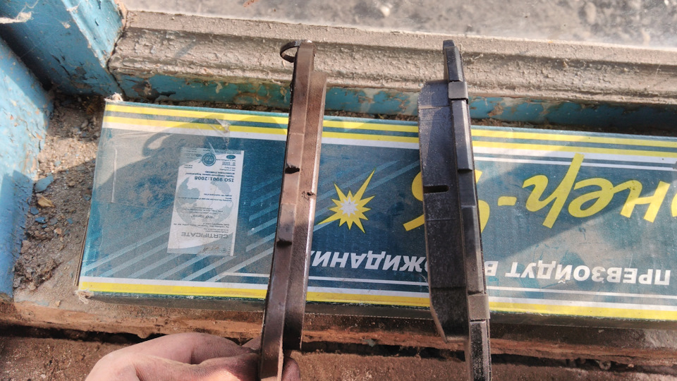 Заміна передніх колодок та дисків 3